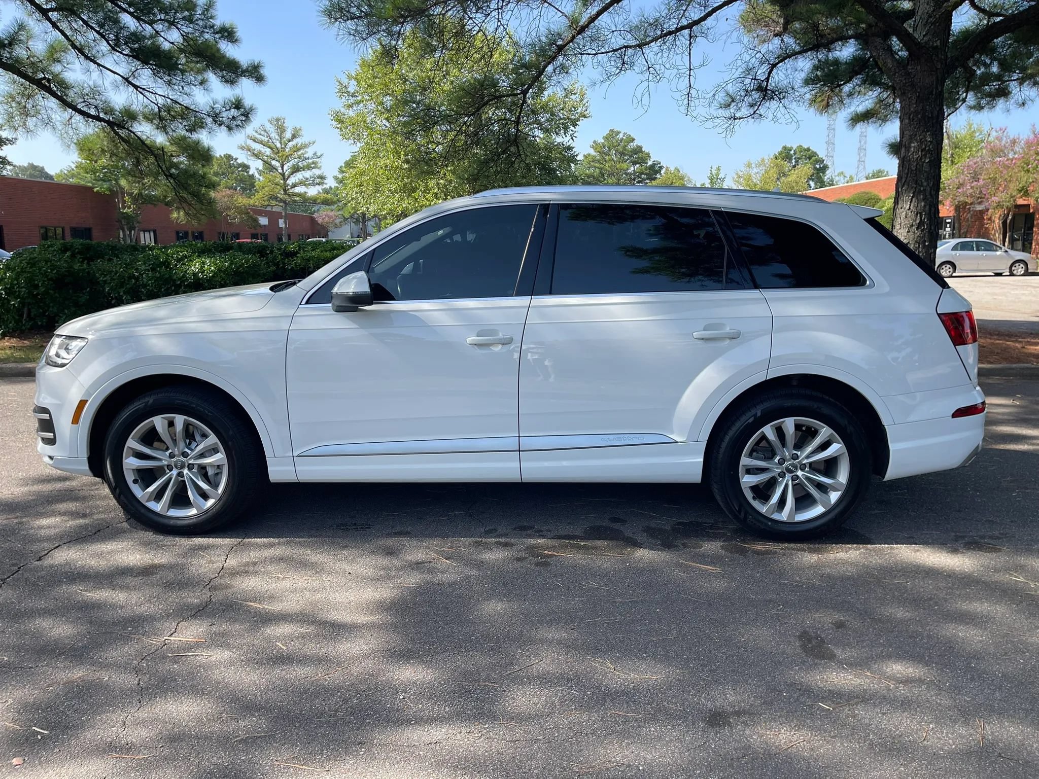 Used 2019 Audi Q7 2.0T Premium w/ Convenience Package AWD/4WD image 2