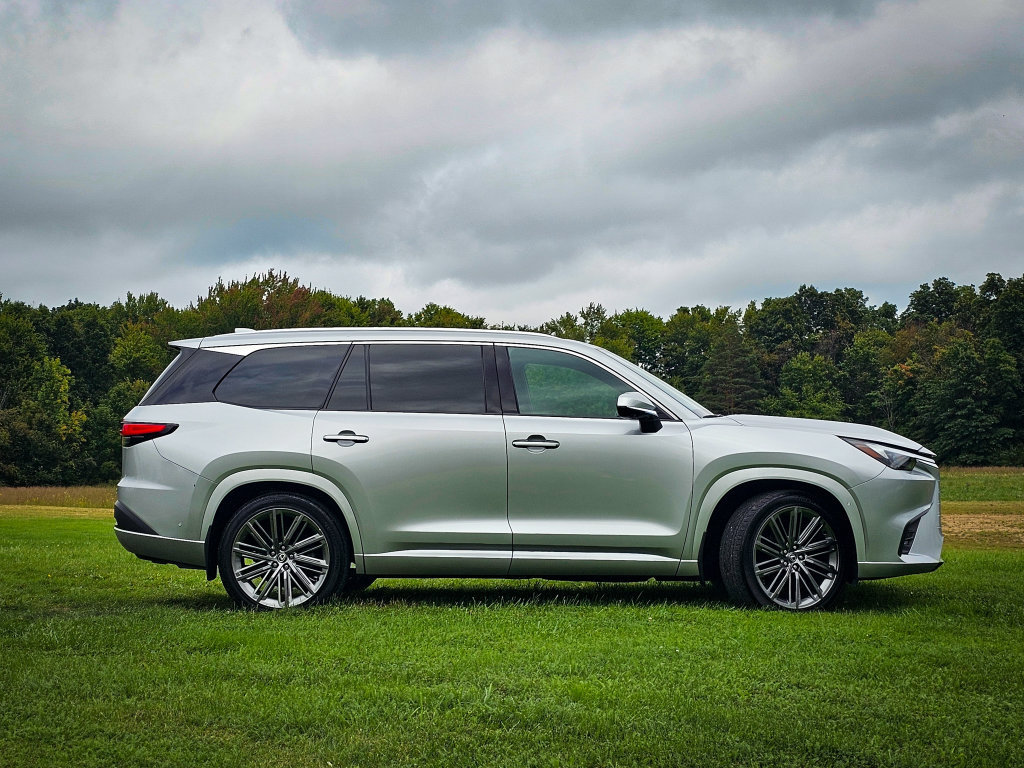 Used 2024 Lexus TX 350 AWD w/ Technology Package image 2