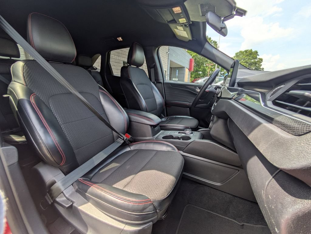 Used 2025 Ford Escape ST-Line FWD image 30