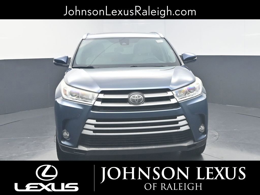 Used 2019 Toyota Highlander XLE image 4