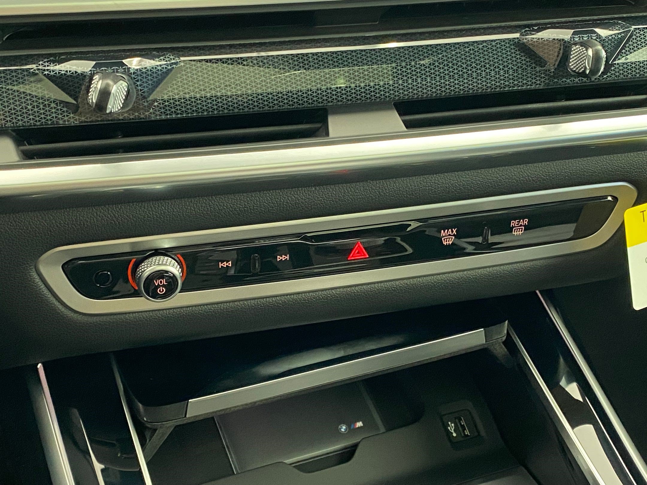 New 2026 BMW ALPINA XB7 AWD/4WD image 28