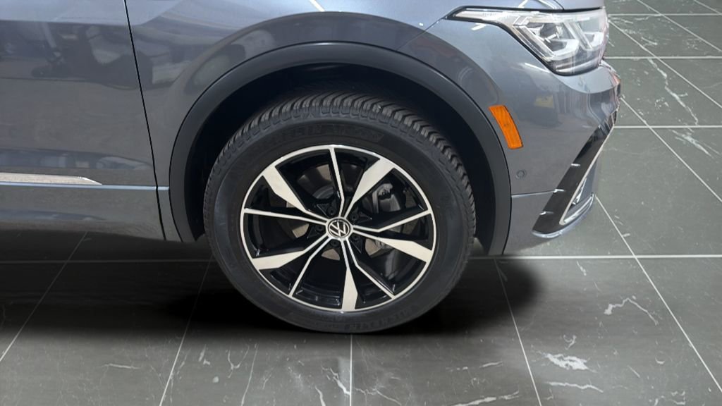 Used 2023 Volkswagen Tiguan SEL R-Line image 14