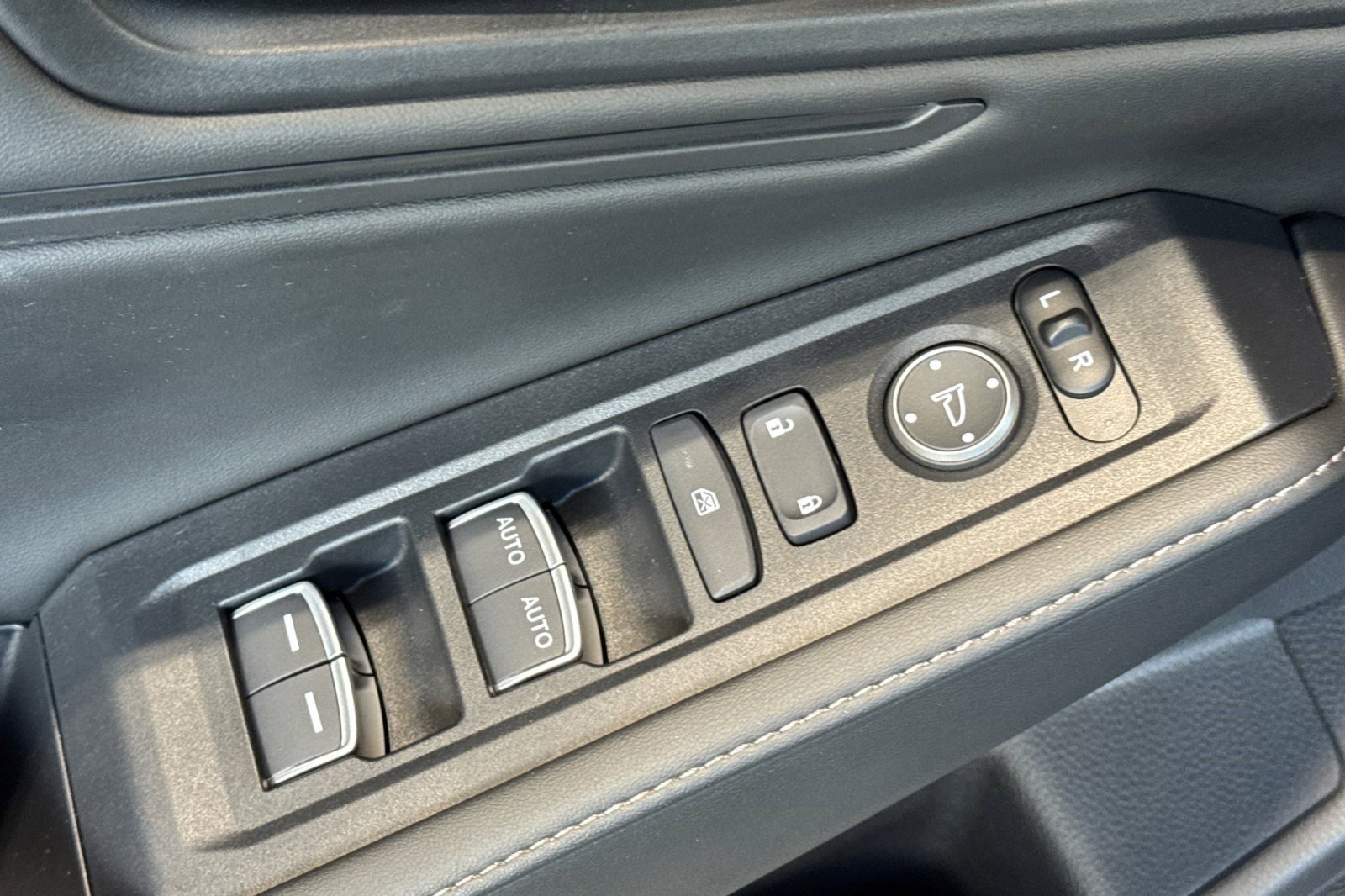 Used 2025 Honda Accord Sport image 13