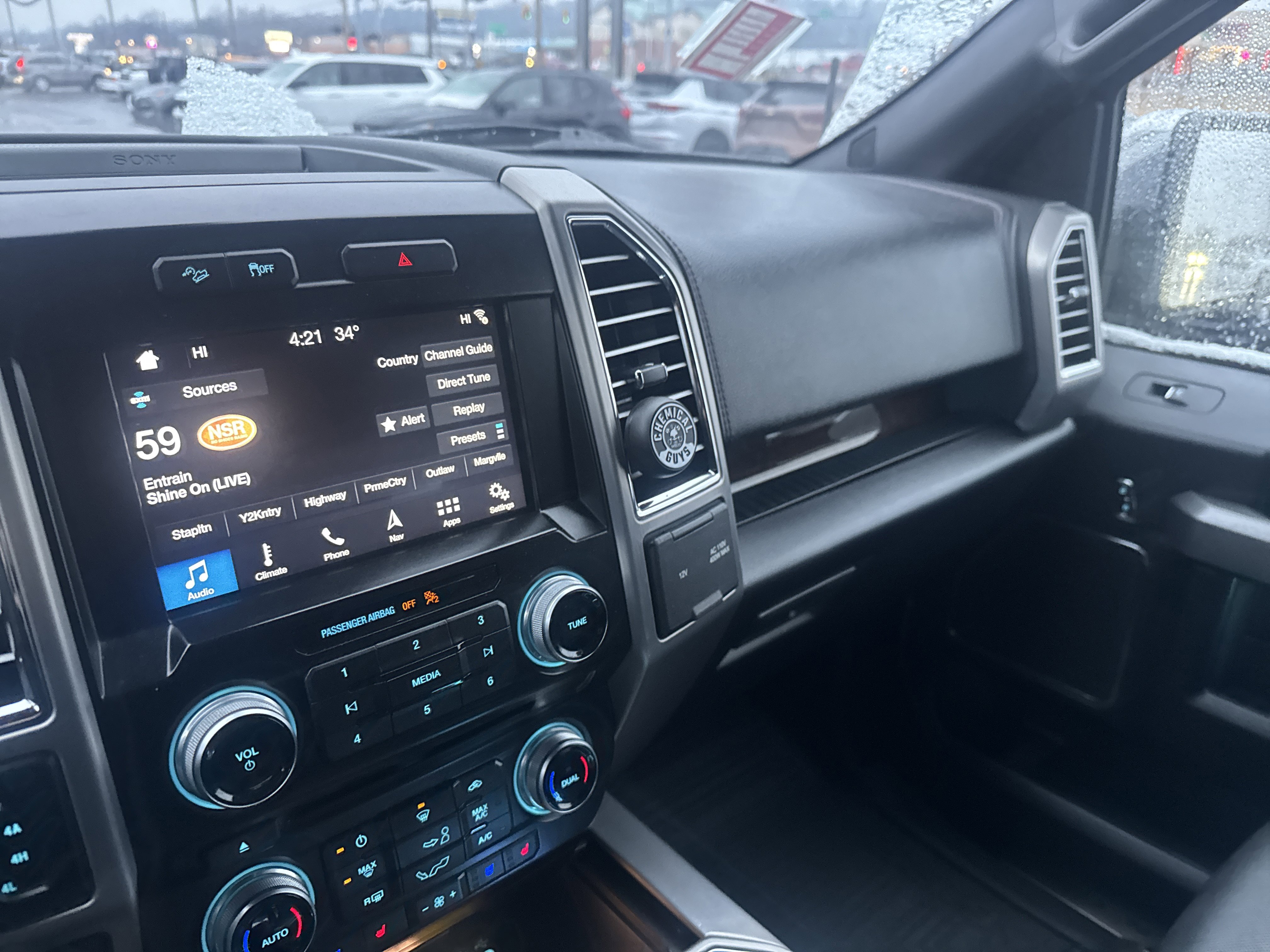 Used 2016 Ford F150 Platinum w/ Trailer Tow Package image 22