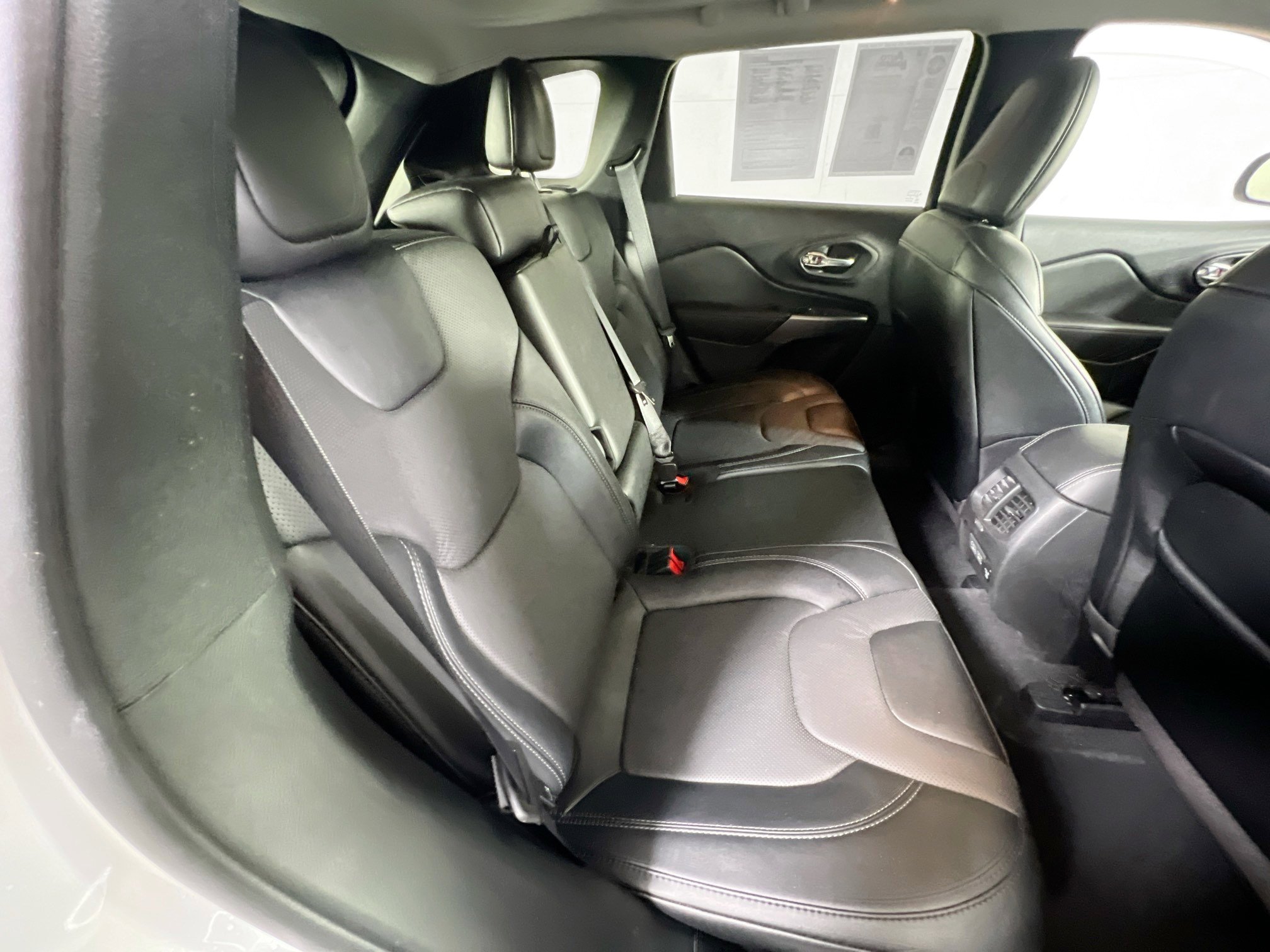 Used 2022 Jeep Cherokee Limited image 26