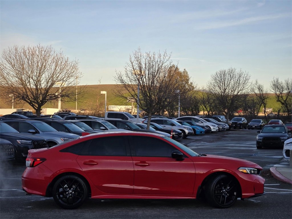 Used 2025 Honda Civic Sport image 3