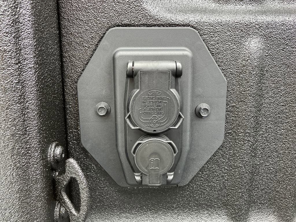 New 2026 Ford F250 Lariat w/ Black Appearance Package image 27