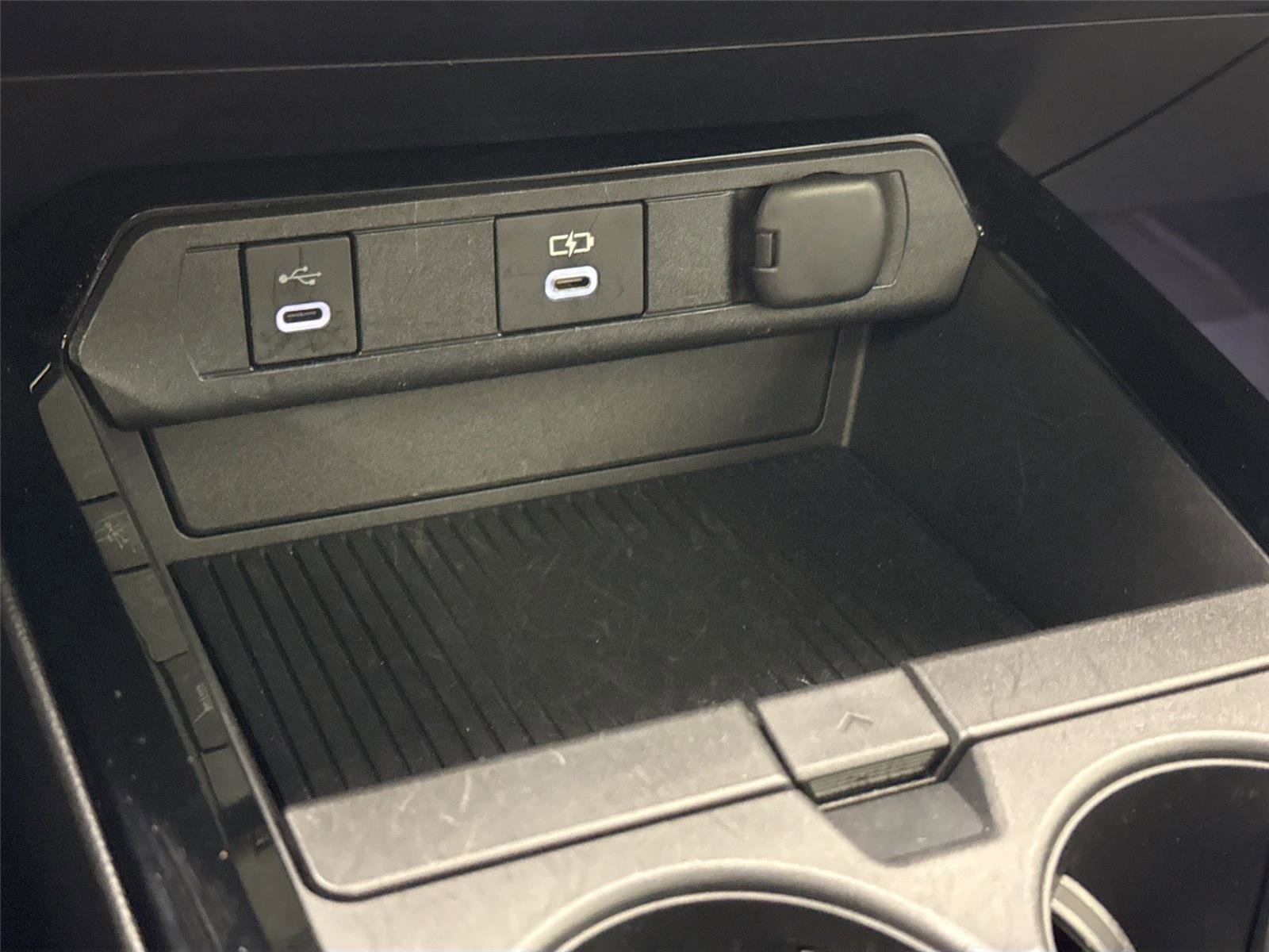 Used 2024 Toyota Prius XLE image 28