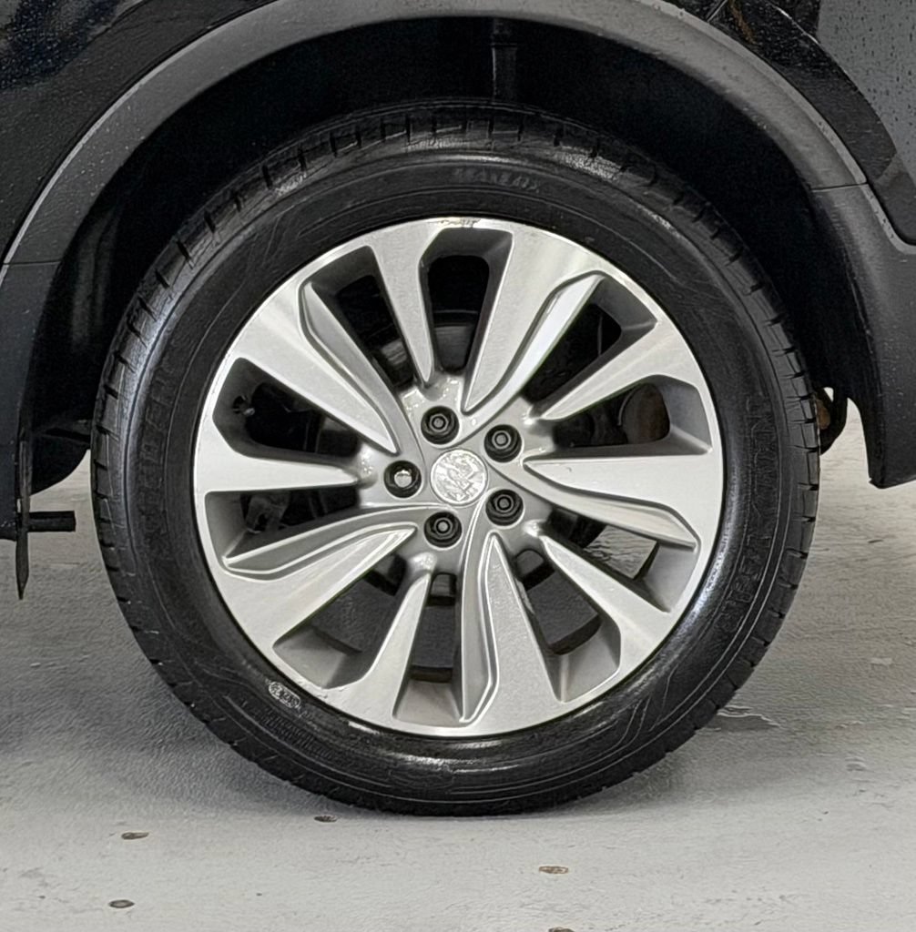 Used 2017 Buick Encore Essence AWD/4WD image 8