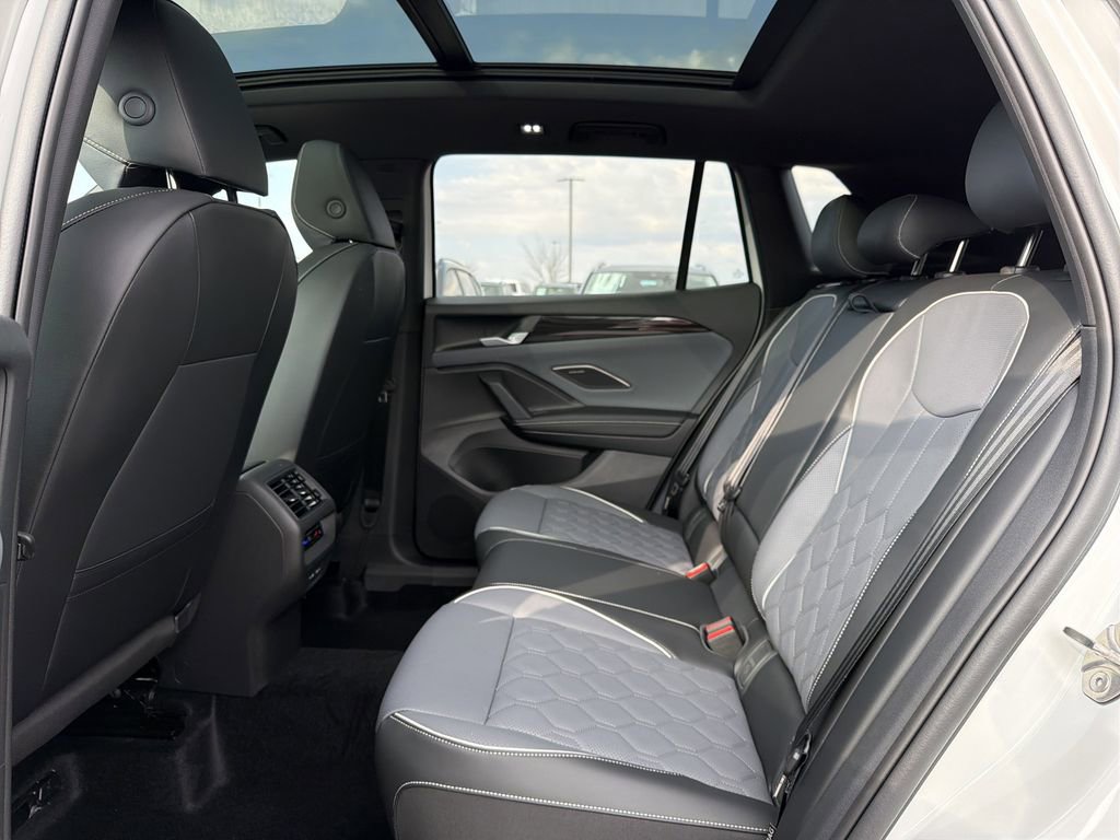 New 2026 Volkswagen Tiguan SEL R-Line image 14