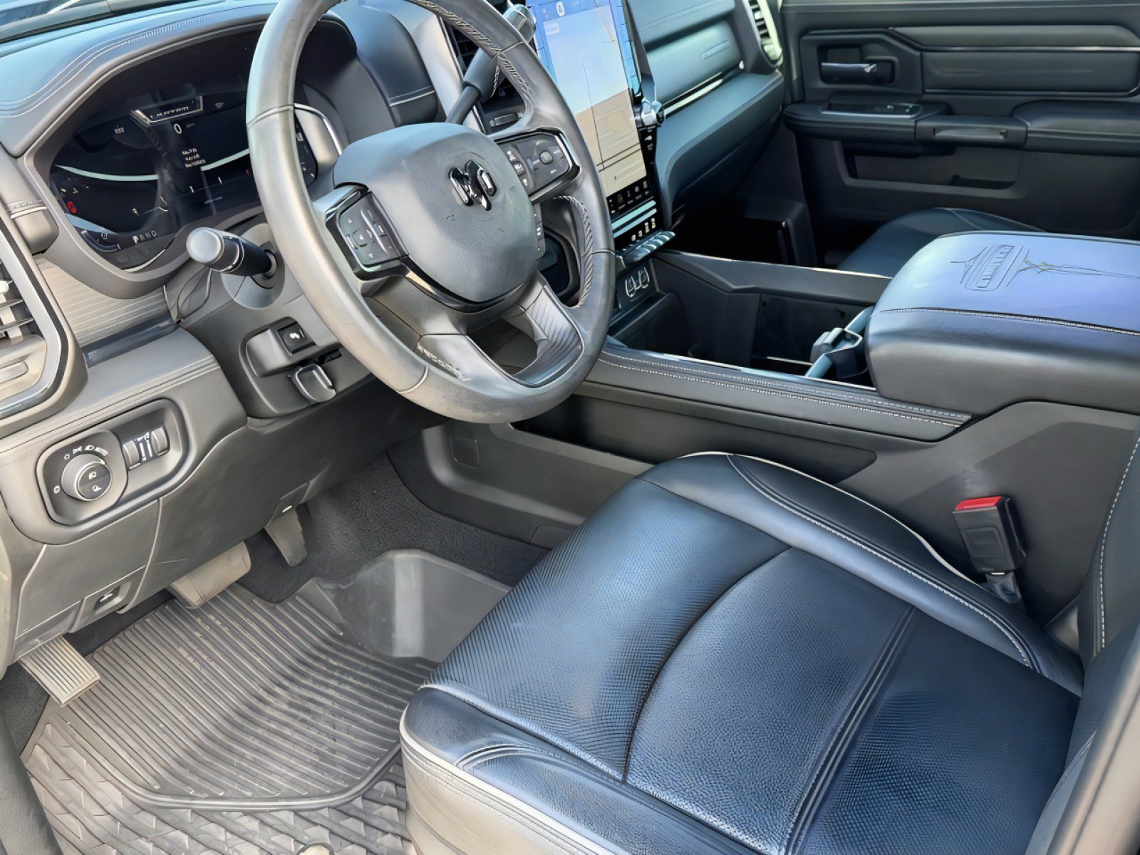 Used 2024 RAM 2500 Limited AWD/4WD image 24