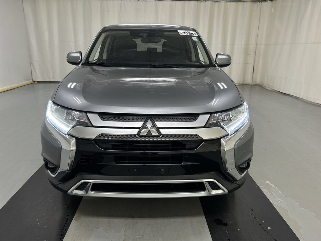 Used 2020 Mitsubishi Outlander SE AWD/4WD image 3