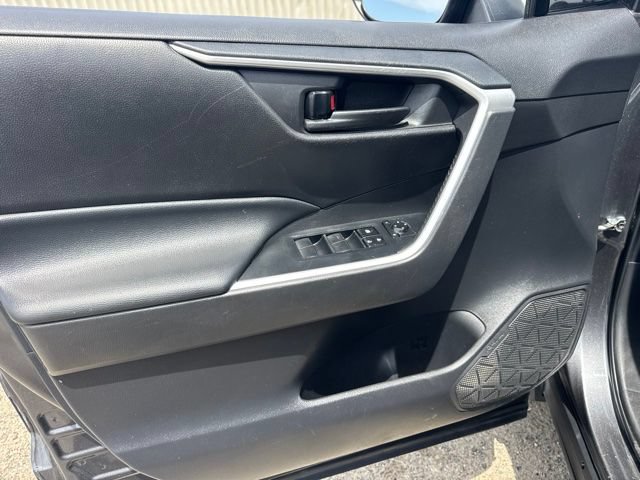 Used 2023 Toyota RAV4 LE AWD/4WD image 13