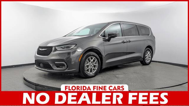 Used 2023 Chrysler Pacifica Touring-L