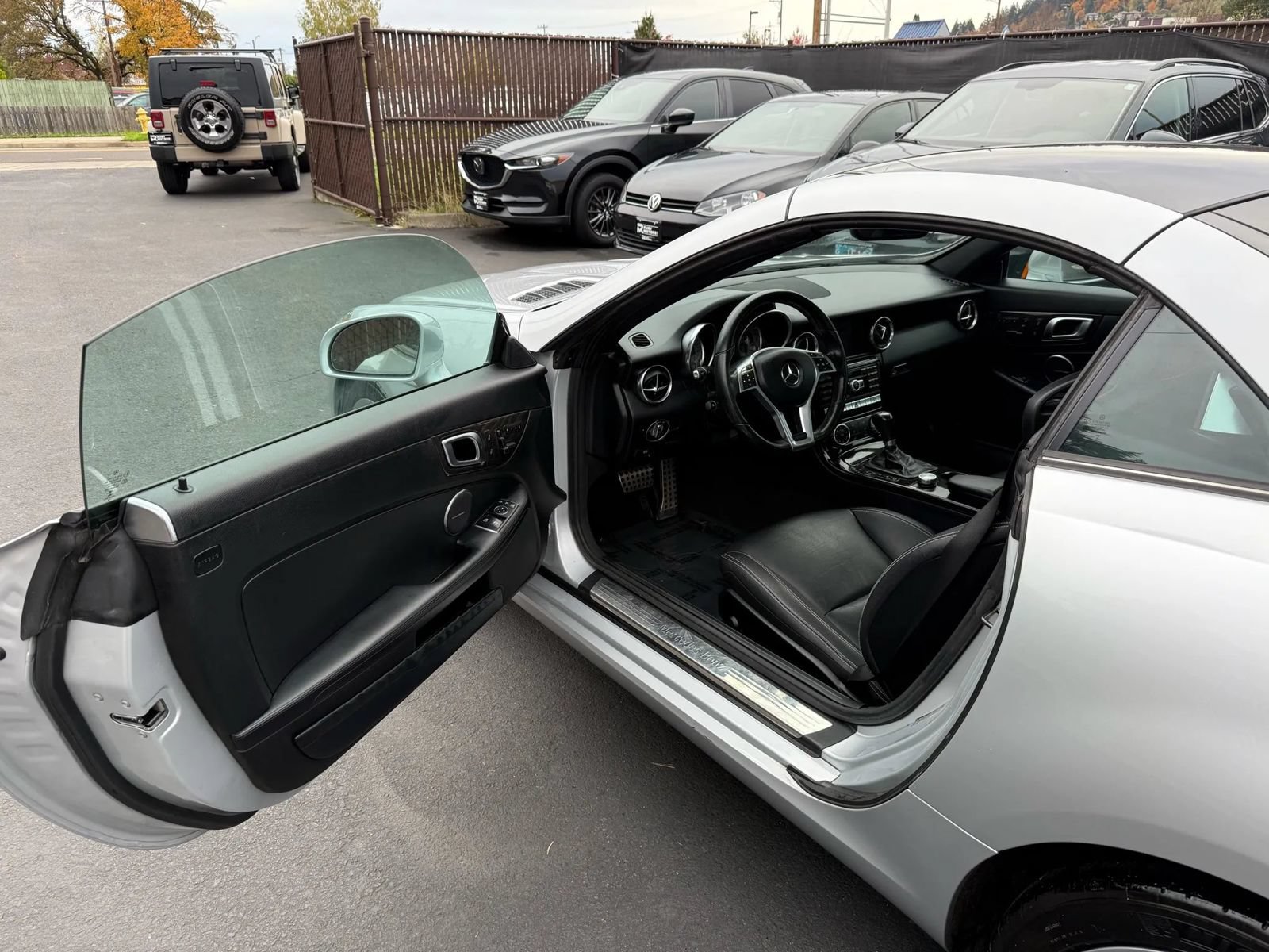 Used 2015 Mercedes-Benz SLK 250 image 11