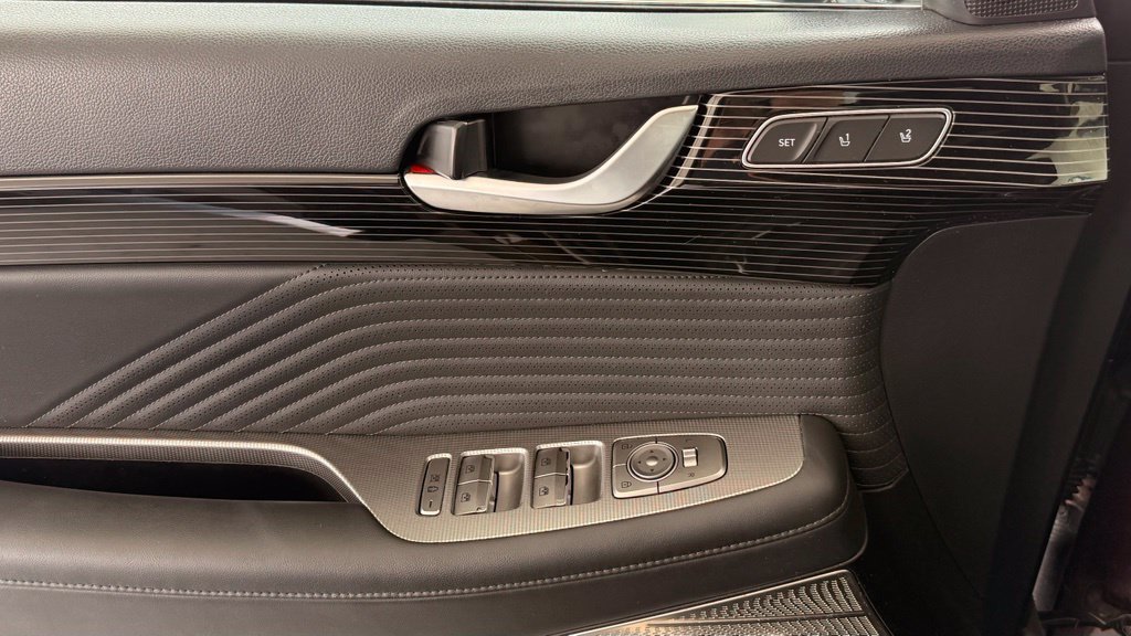 Used 2023 Hyundai Palisade Calligraphy FWD image 35