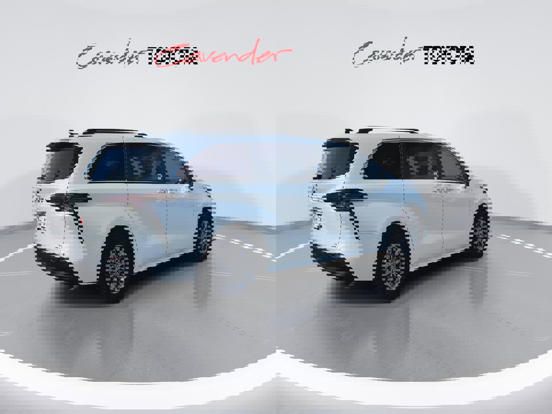 Certified 2026 Toyota Sienna XLE image 8