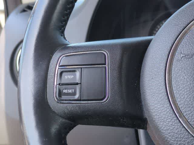 Used 2016 Jeep Patriot High Altitude FWD image 25