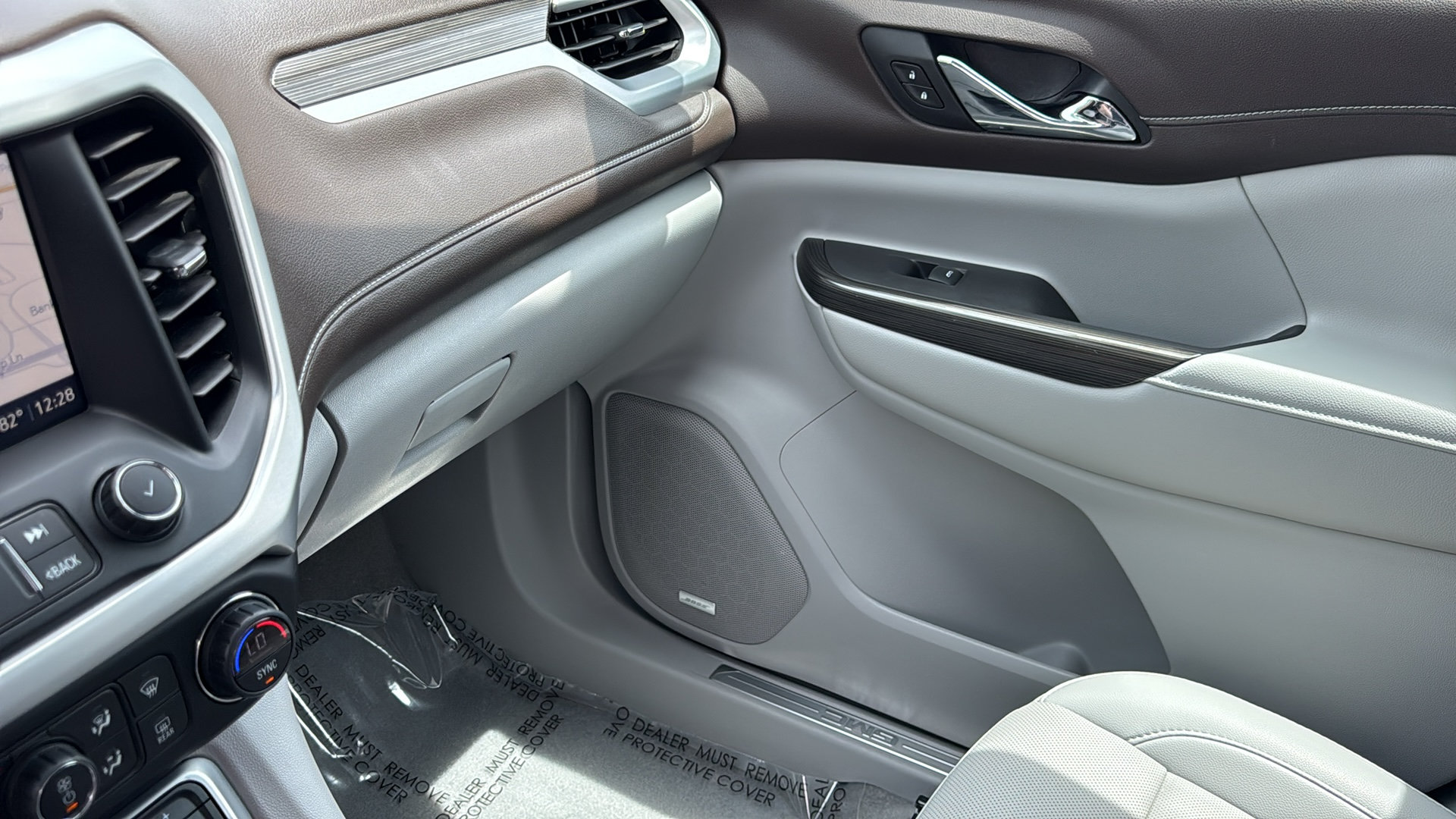 Used 2021 GMC Acadia SLT w/ Premium Package FWD image 25