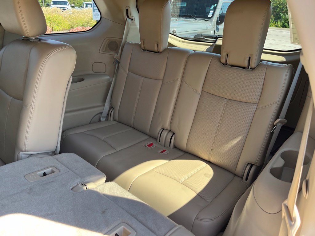 Used 2015 Nissan Pathfinder Platinum w/ Cargo Package FWD image 10