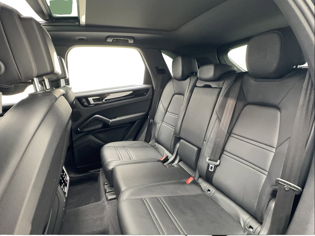 Used 2023 Porsche Cayenne image 24
