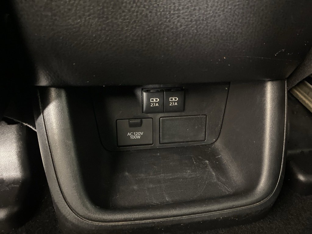 Used 2019 Toyota Highlander SE image 31