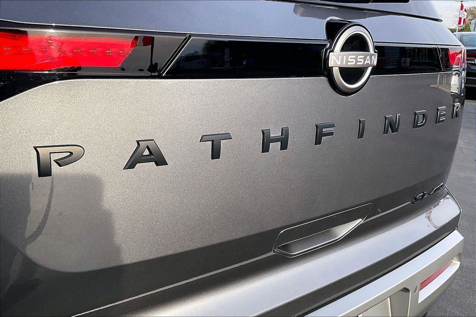 Certified 2024 Nissan Pathfinder SL w/ SL Premium Package image 9