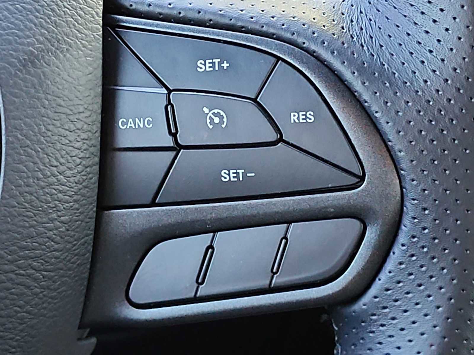 Used 2025 Dodge Durango R/T w/ Blacktop Package image 28