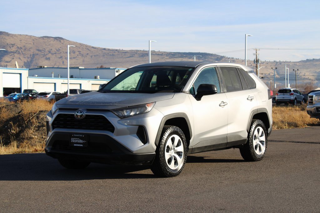 Used 2022 Toyota RAV4 LE image 8