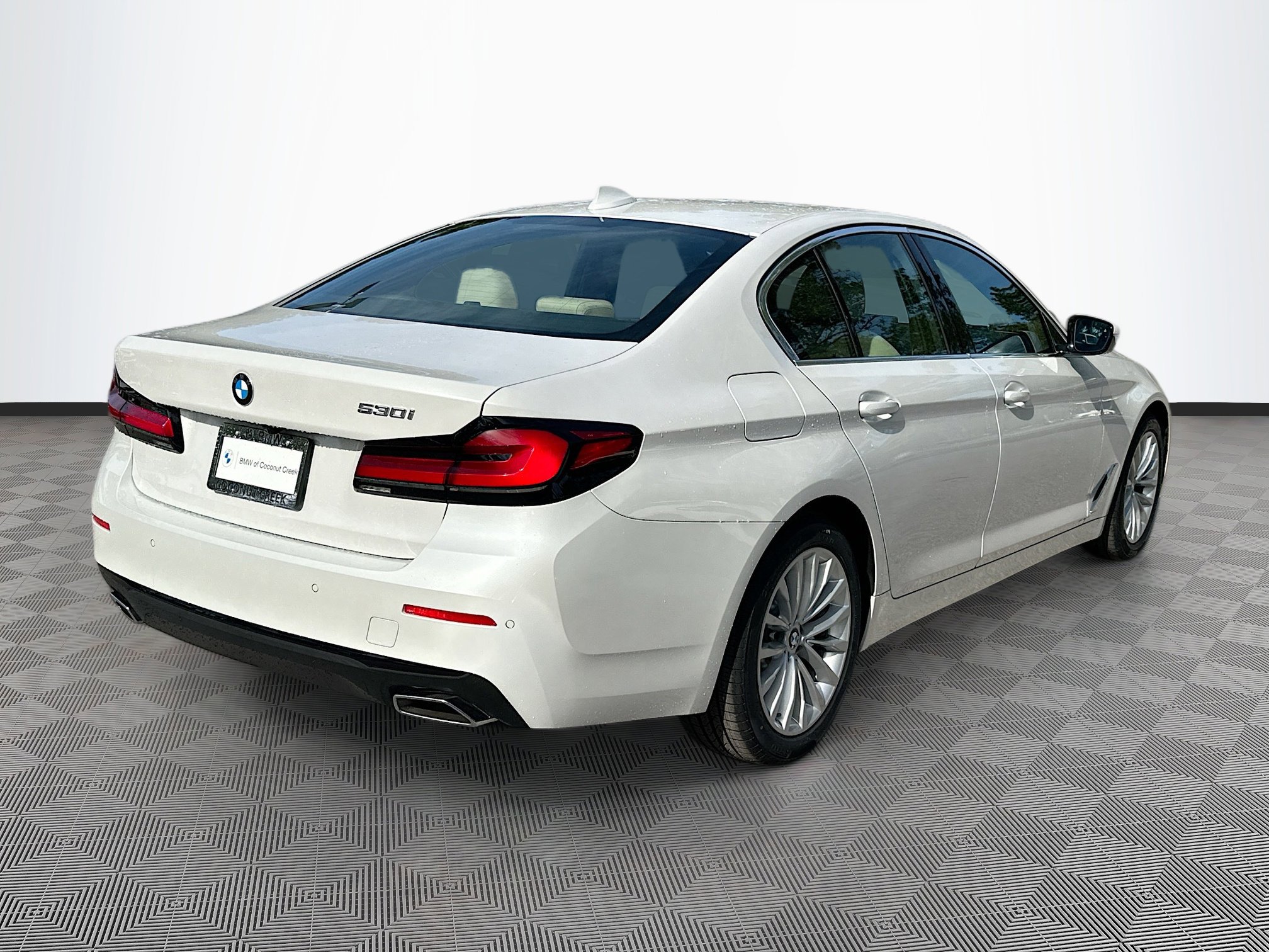Certified 2023 BMW 530i w/ Premium Package image 7