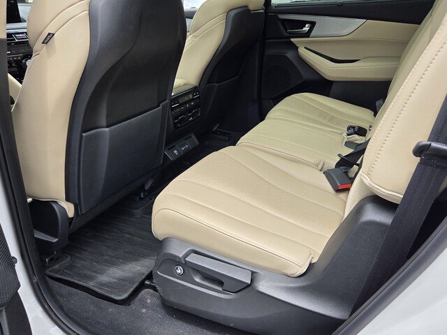 Used 2024 Acura MDX w/ Technology Package FWD image 9