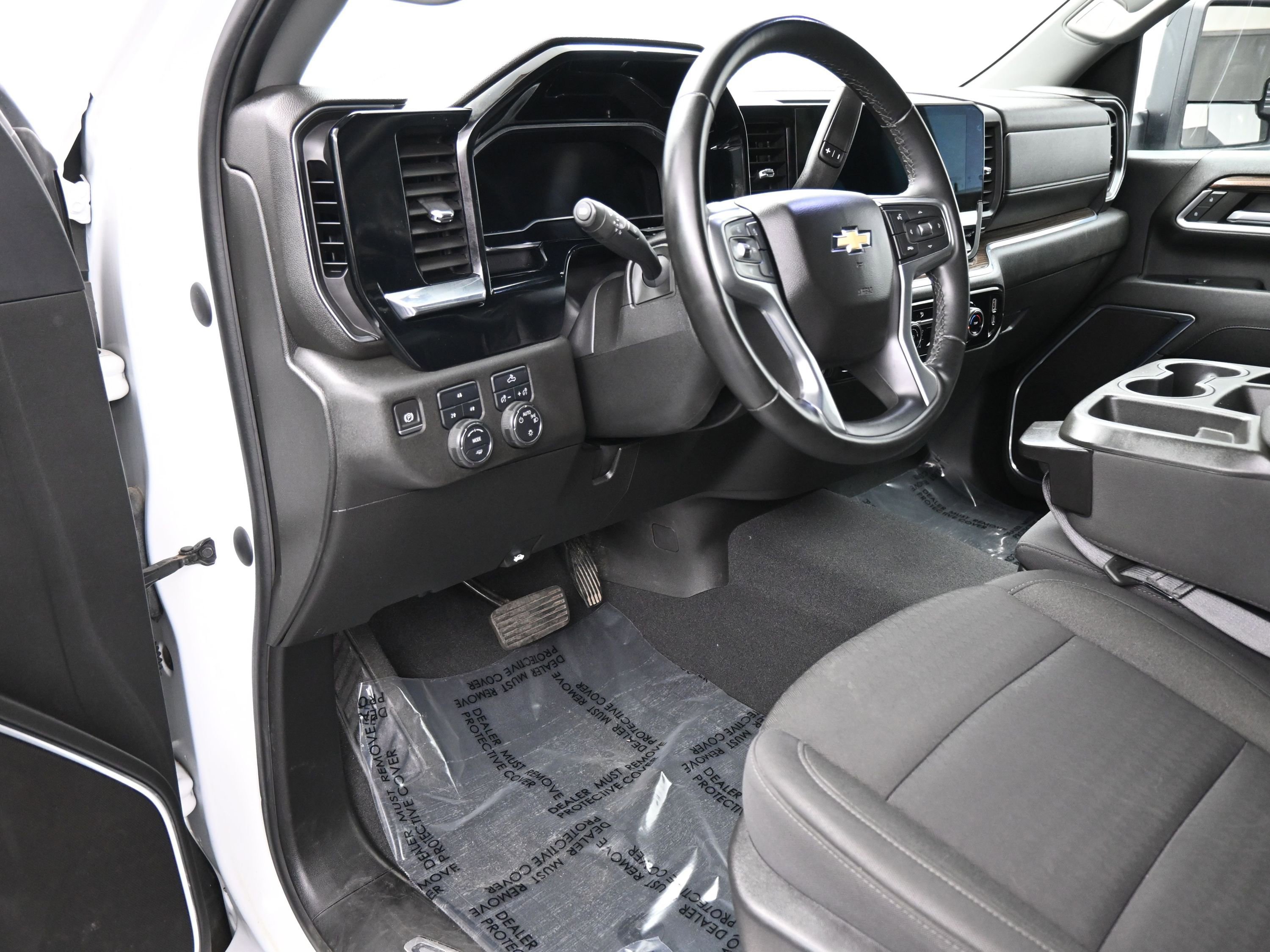 Used 2024 Chevrolet Silverado 2500 LT image 12