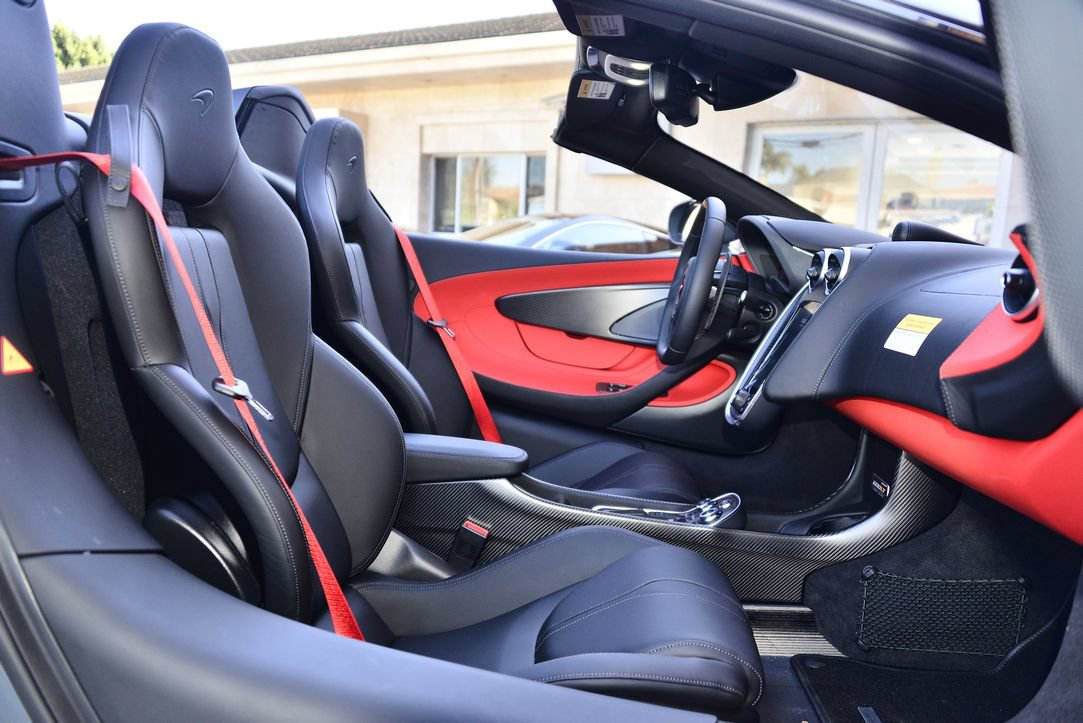 Used 2020 McLaren 600LT Spider RWD image 11