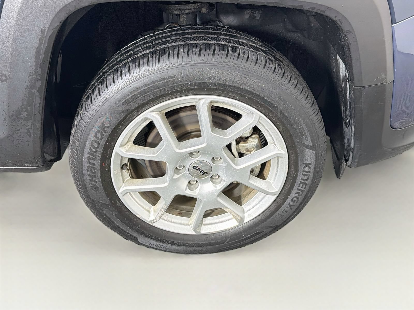 Used 2023 Jeep Renegade Latitude AWD/4WD image 33