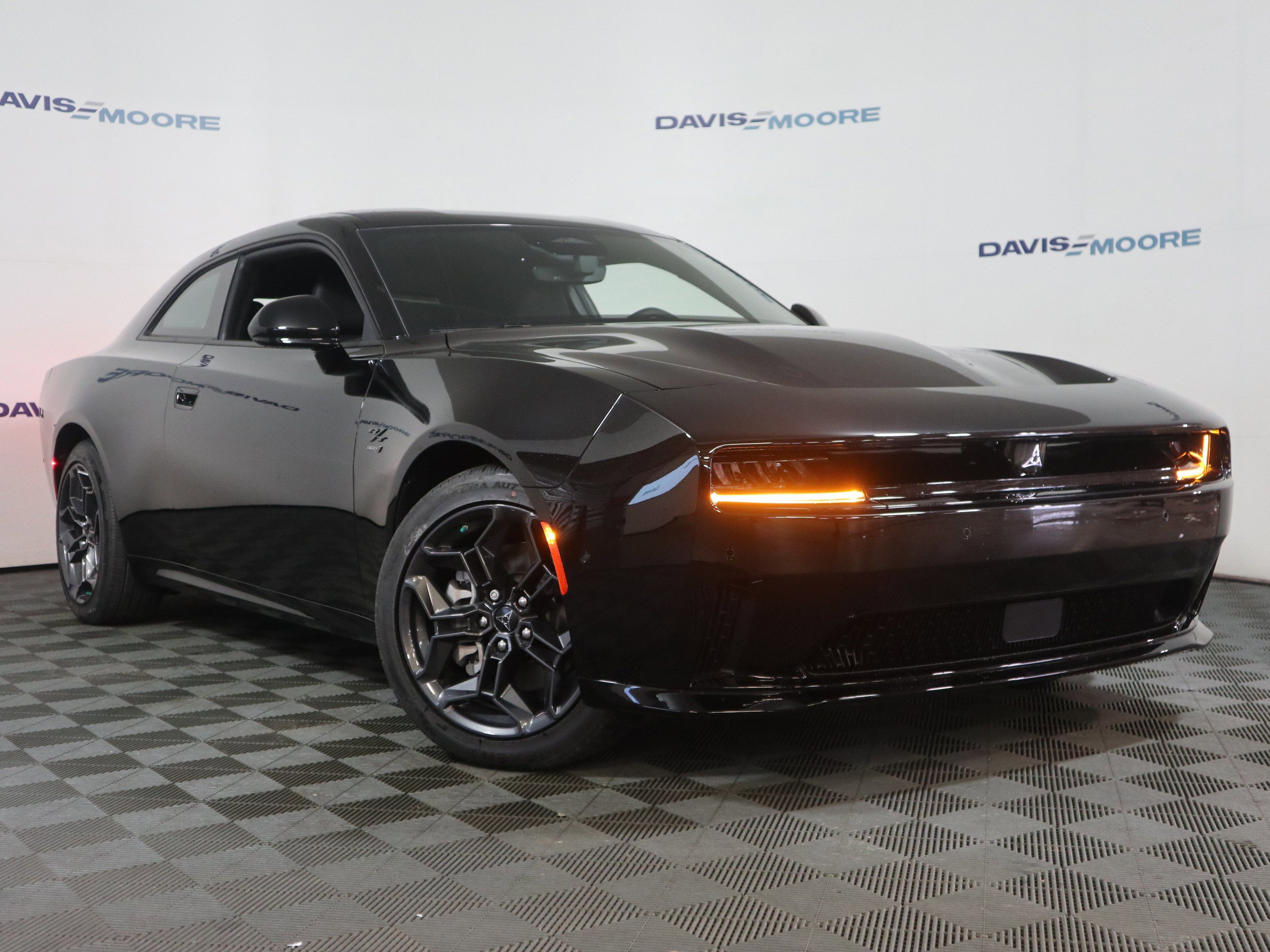 New 2025 Dodge Charger Daytona R/T w/ Quick Order Package 25M R/T AWD/4WD image 2