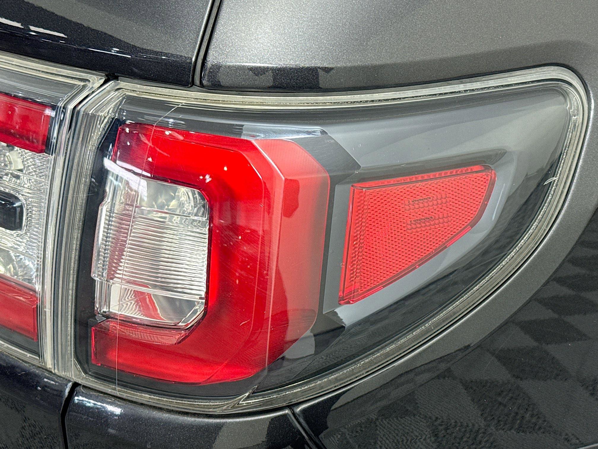 Used 2017 GMC Acadia Limited SLT image 32