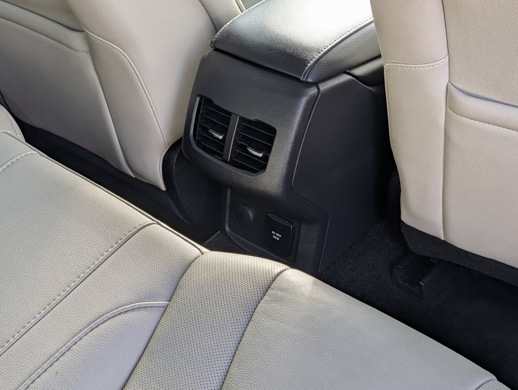 Used 2018 Ford Fusion Titanium FWD image 31