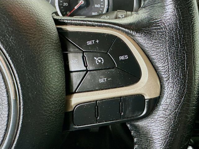 Used 2015 Jeep Renegade Latitude image 10