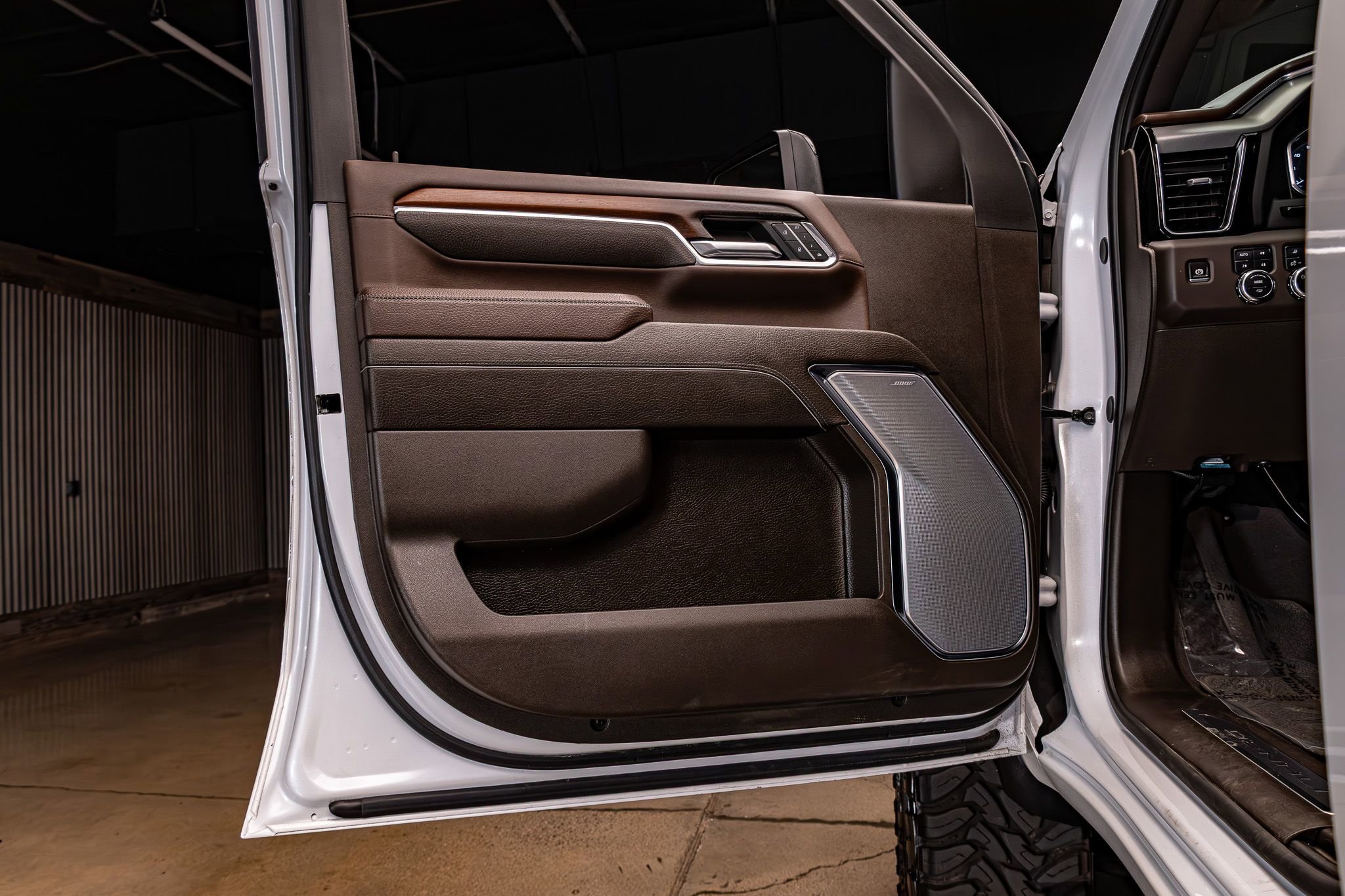 Used 2024 GMC Sierra 2500 Denali w/ Denali Reserve Package image 32