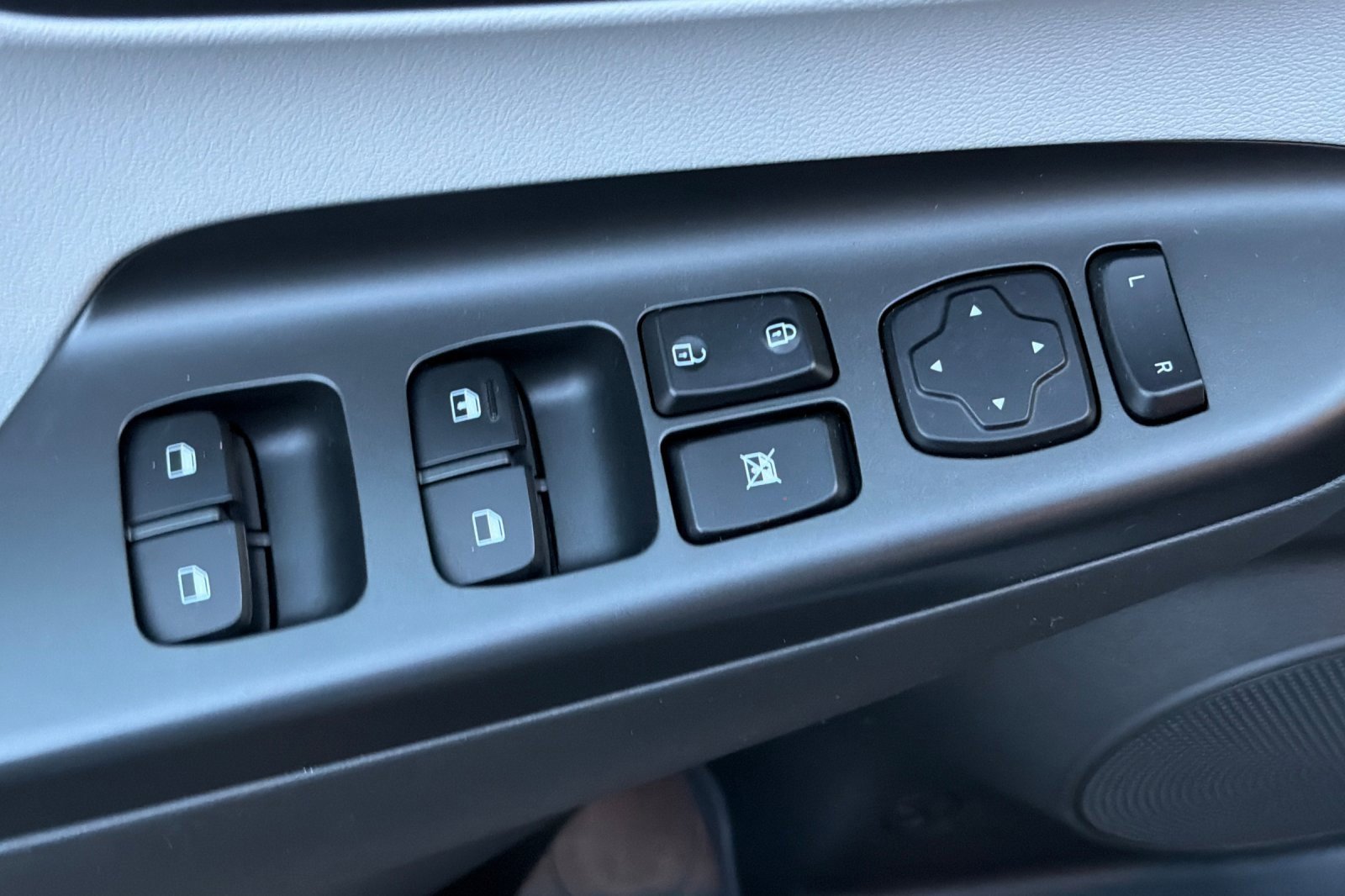 Used 2022 Hyundai Kona SE image 14