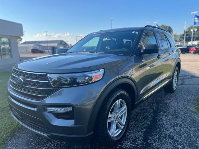 Used 2024 Ford Explorer XLT w/ Equipment Group 202A AWD/4WD image 4