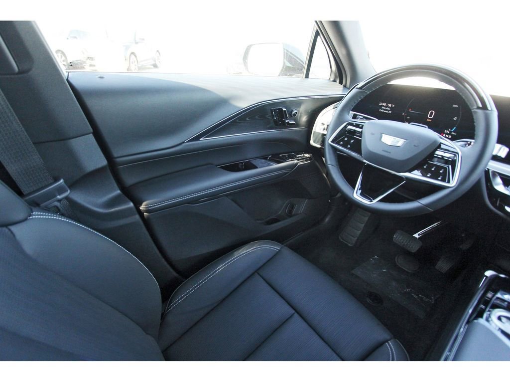 New 2026 Cadillac Lyriq Luxury image 8