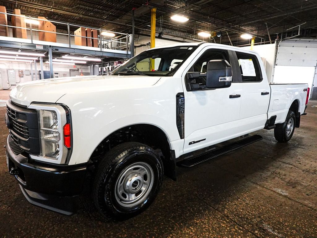 Used 2023 Ford F250 XL AWD/4WD image 3