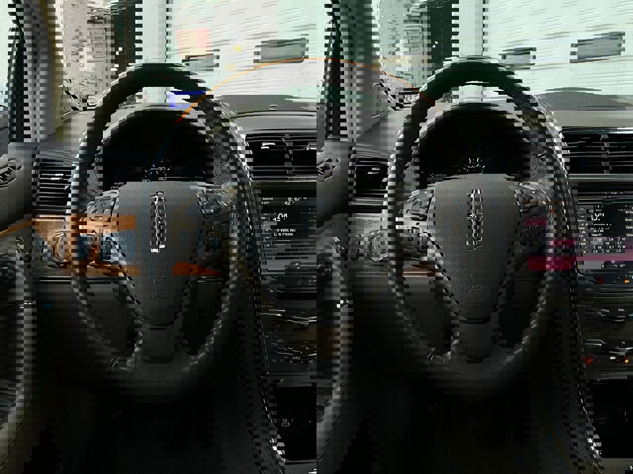 Used 2014 Lincoln MKX FWD w/ Equipment Group 102A image 36