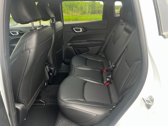 New 2025 Jeep Compass Latitude w/ Altitude Special Edition image 16
