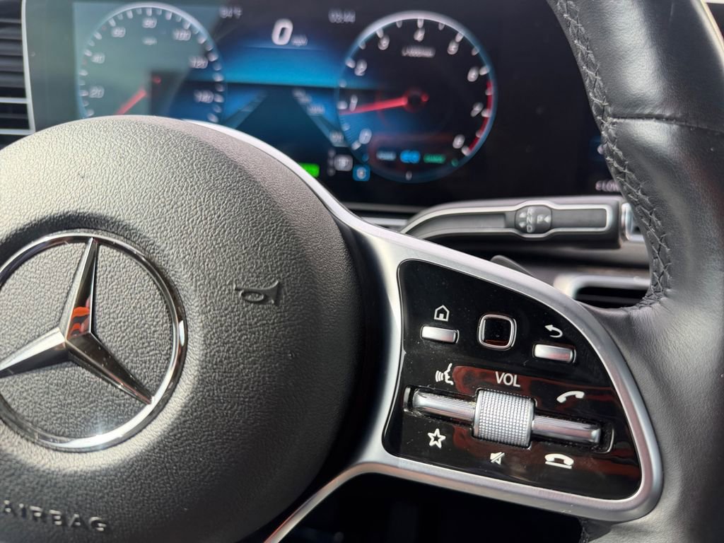 Used 2022 Mercedes-Benz GLS 450 4MATIC image 21
