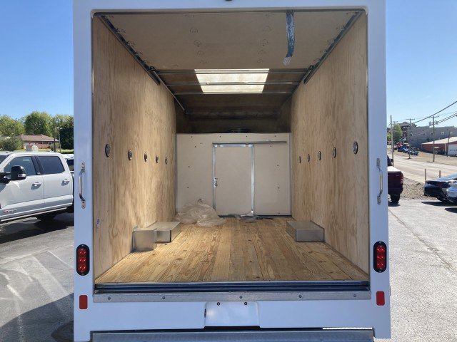 New 2027 Ford E-350 and Econoline 350 Super Duty RWD image 8