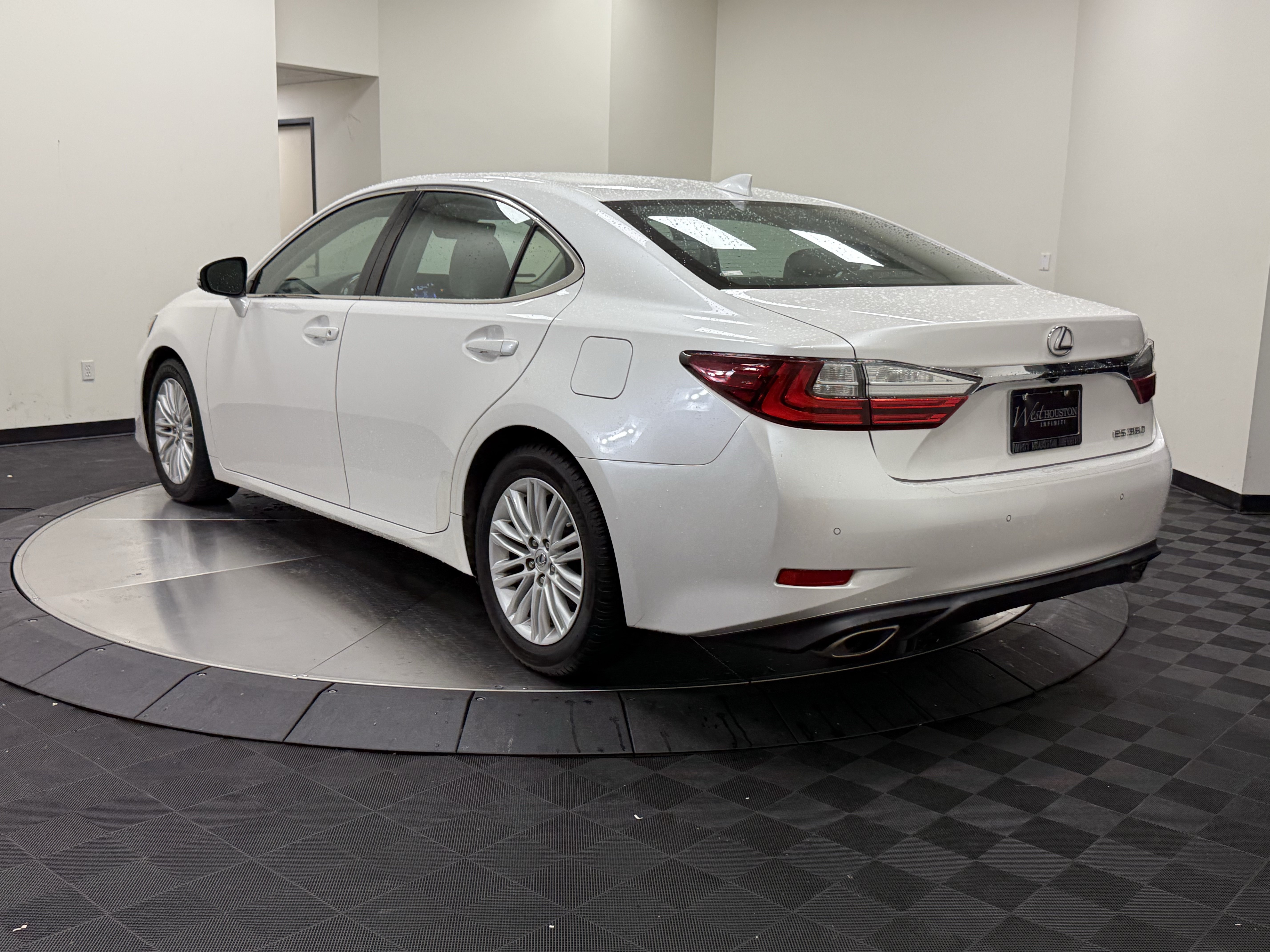 Used 2017 Lexus ES 350 w/ Premium Package FWD image 6