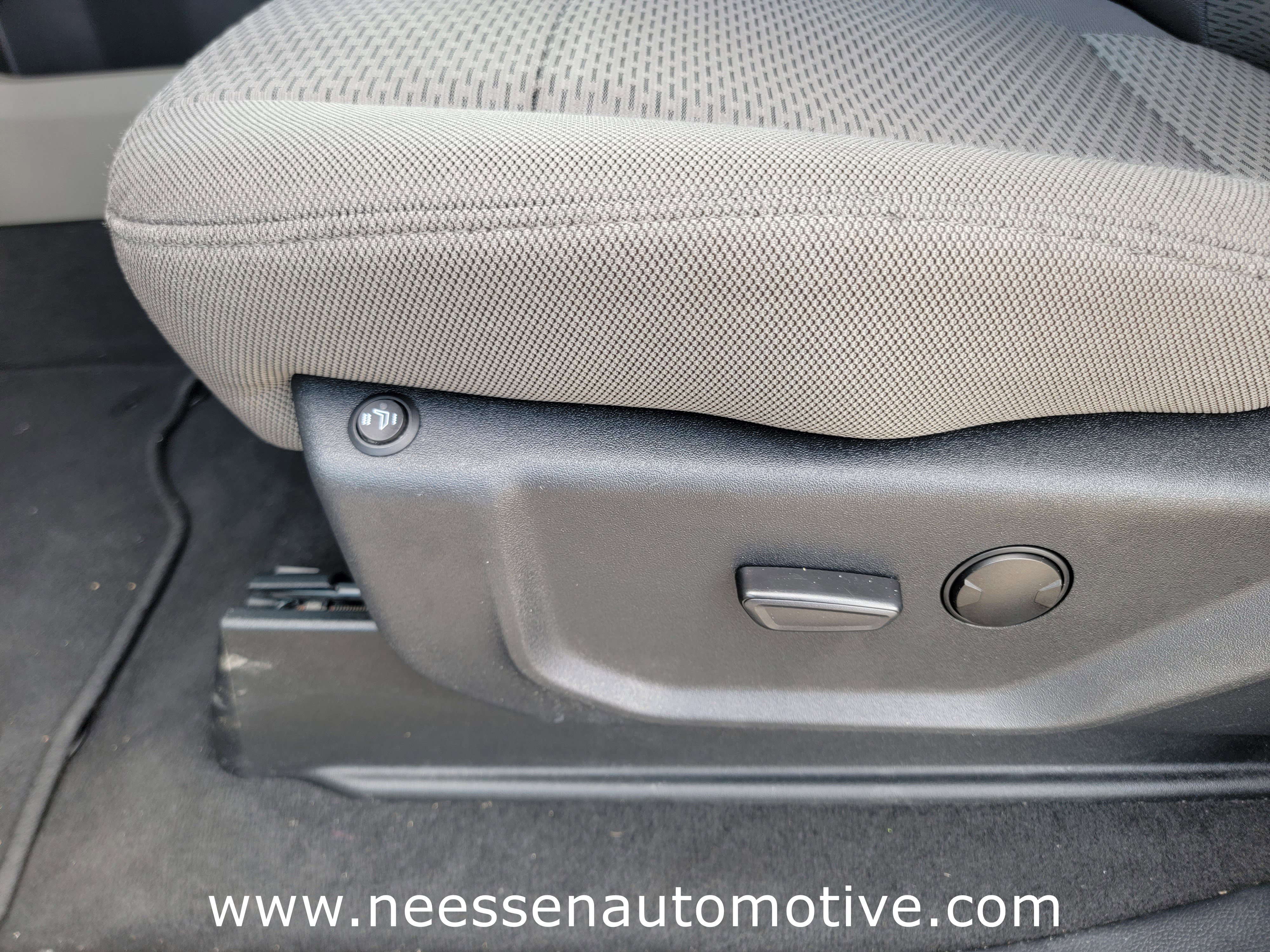 Used 2022 Ford F250 XLT w/ Black Appearance Package image 19