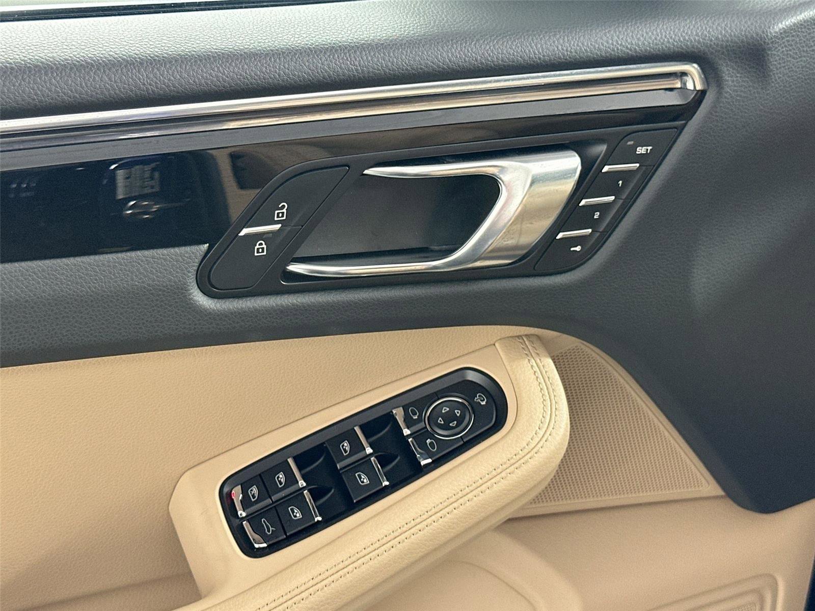 Certified 2026 Porsche Macan Turbo AWD/4WD image 31